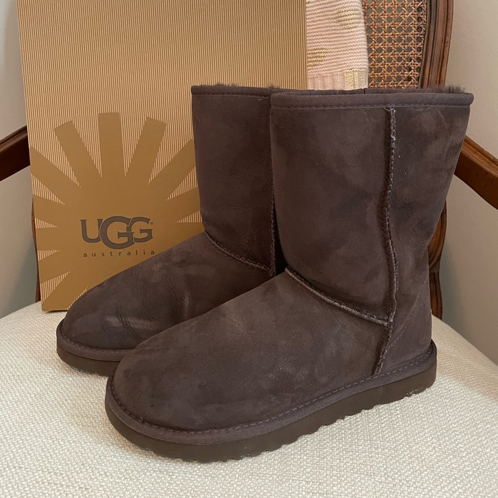 UGG Classic Short Boot Chocolate